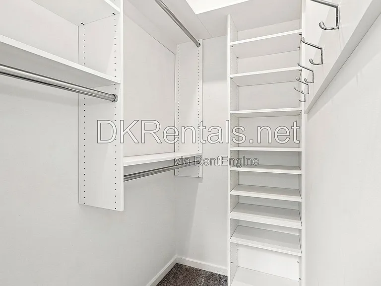 201 S Howard St SE #3 — Photo 13