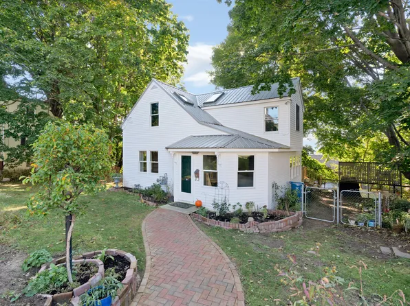 12 Bond Street, Portland, ME 04102