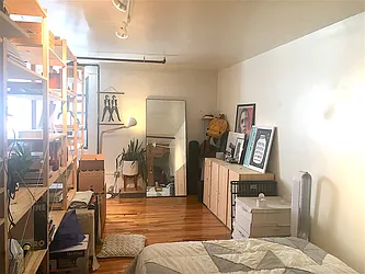 Rented by R New York