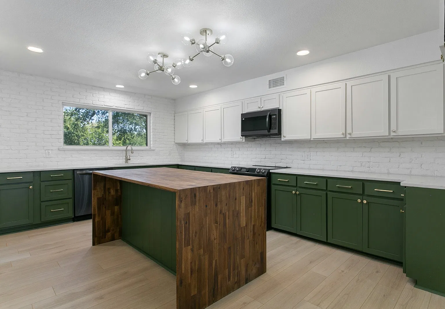 3507 Lakeshore Drive — Photo 4