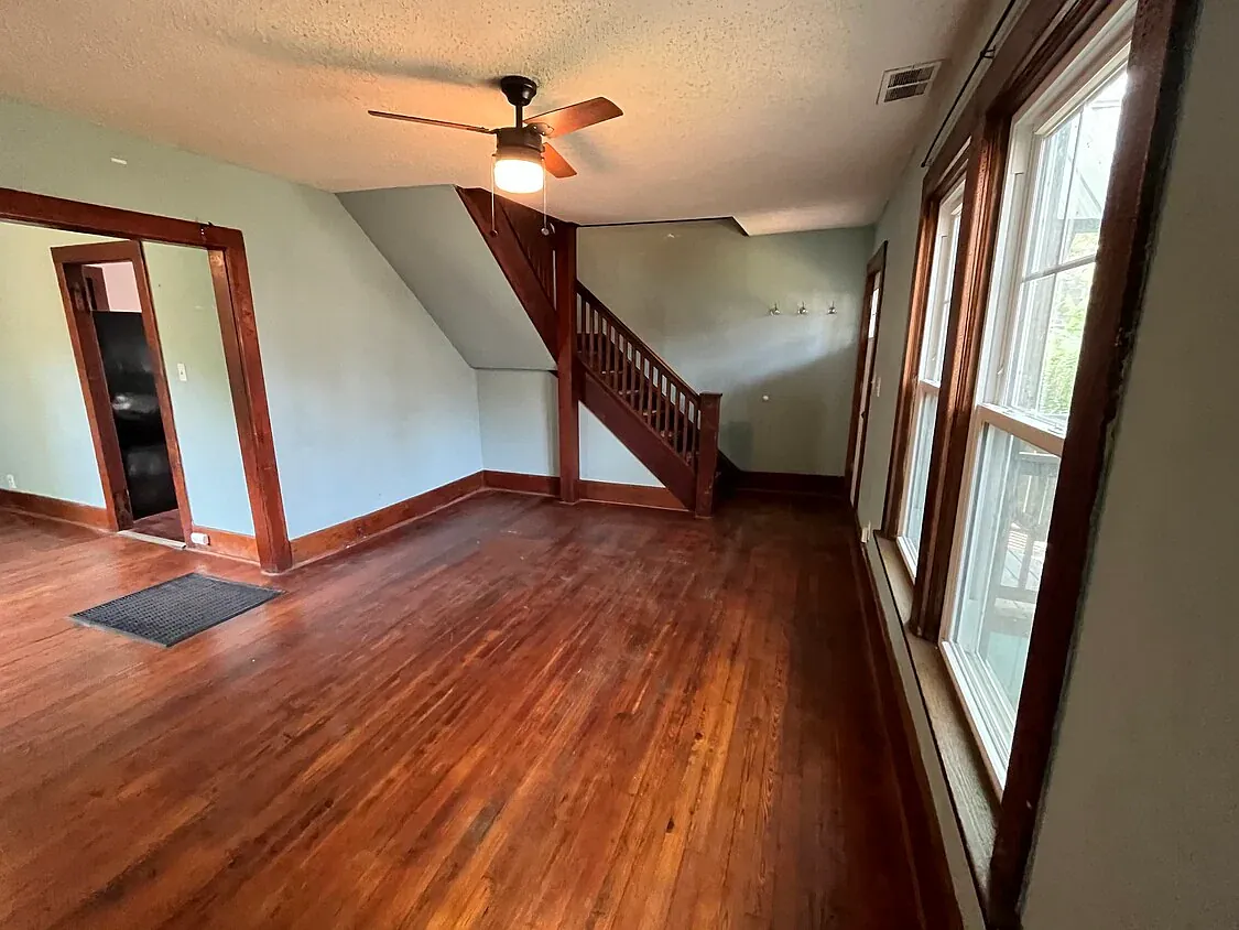 2 bed, 800 sqft, $1,500 — Photo 2