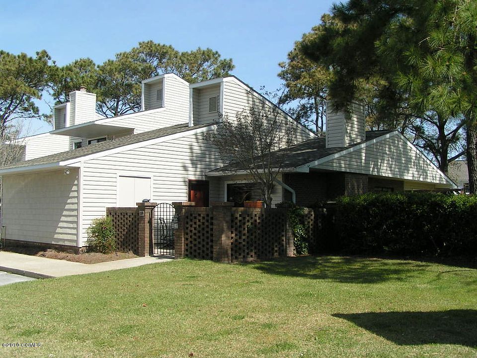 1st image of 110 BAY Court