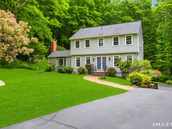 29 Hungry Hill Circle, Guilford, CT 06437