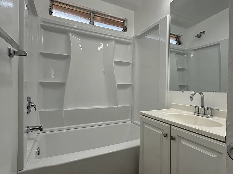 208 Woodcrest Ln #210 — Photo 10