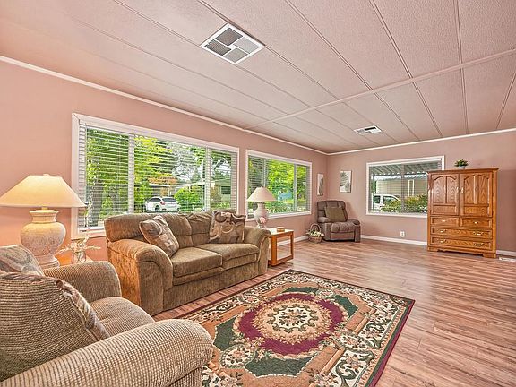 4th image of 6041 Chad Dr