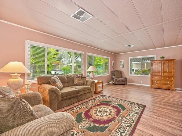 6041 Chad Dr, Newcastle, CA 95658