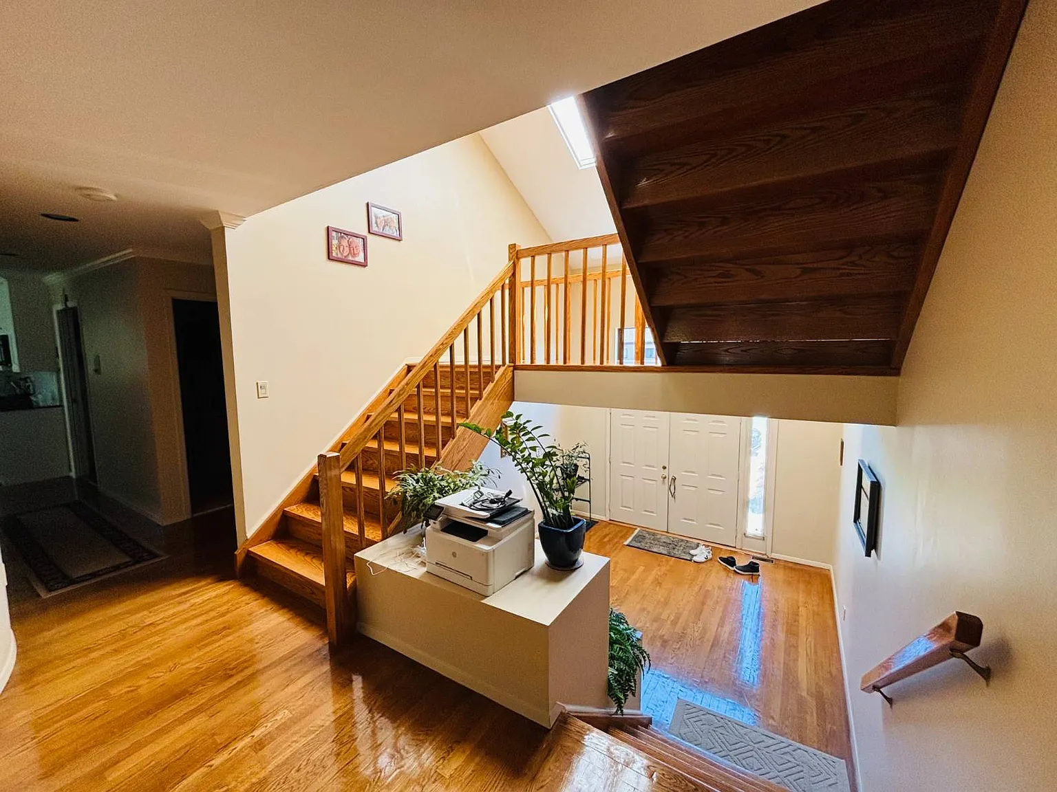 3 bed, 3.5 bath, $6,850 — Photo 2