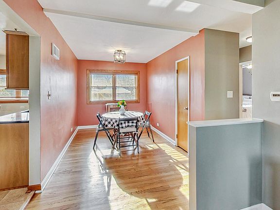 5th image of 11201 Shaw St