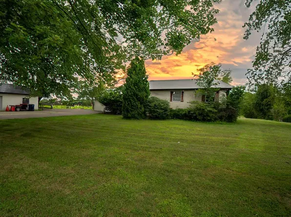 1440 Flint Ridge Rd, Hopewell, OH 43746