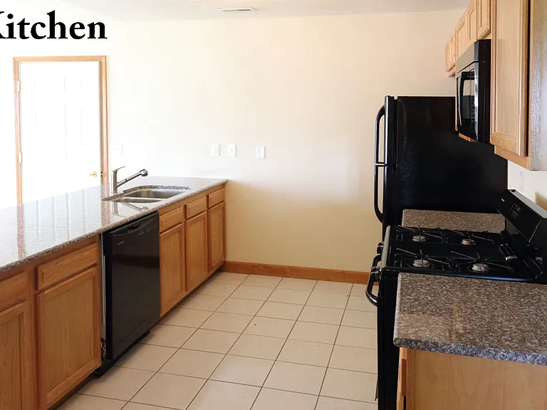 344 Mosaic Ln #3 — Photo 2