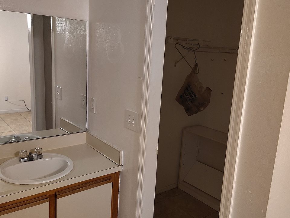 2nd image of 822 Christian Way