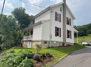 51 Rock Rd, Pine Grove, PA 17963
