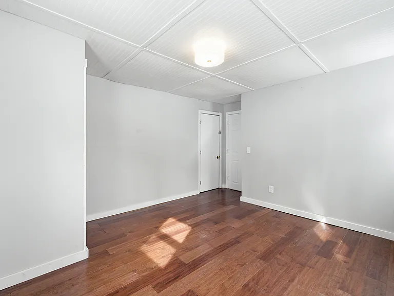 Hilltop Dr — Photo 33