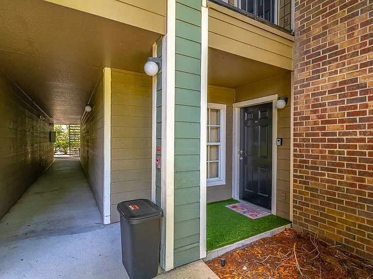 5124 Park Central Dr #517 — Photo 21