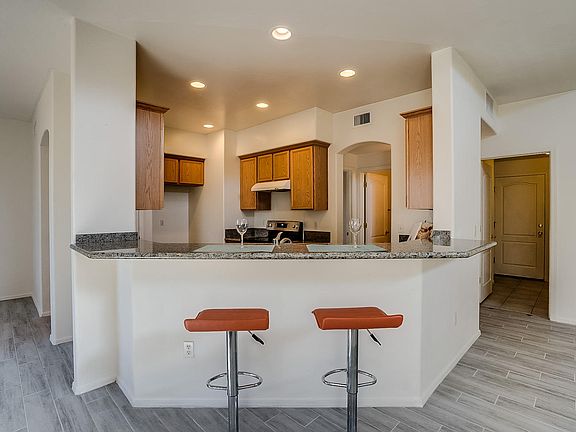 5th image of 5509 N Little River Ln