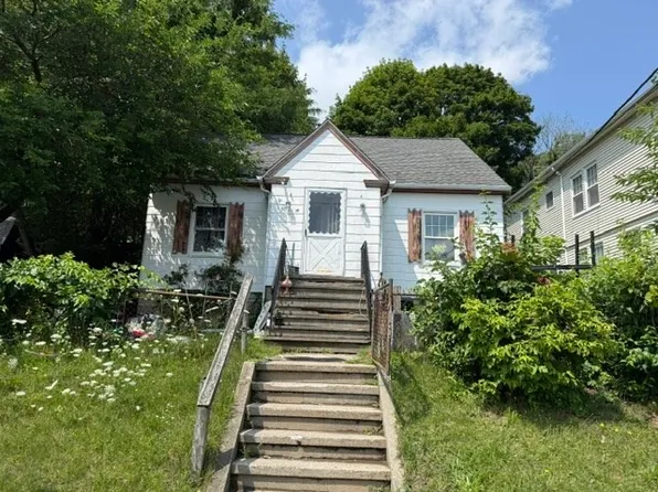 26 Carlstad St, Worcester, MA 01607