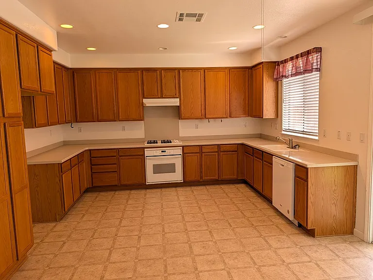 505 Diamond Creek Ct — Photo 7