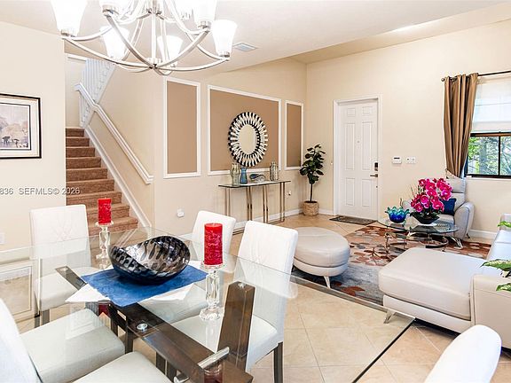 5th image of 125 SE 36th Pl