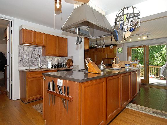5th image of 9213 Kensington Pkwy