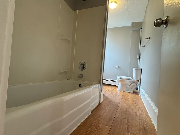 18 E Pearl St #3 — Photo 5