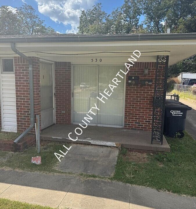 1st image of 530 N Beard Ave