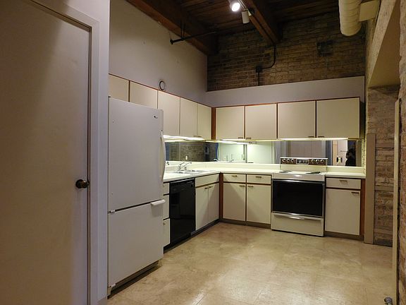 5th image of 540 N Lake Shore Dr APT 410