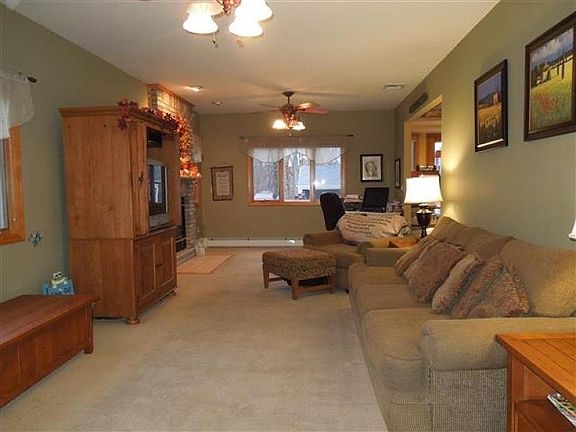 4th image of 868 Crescent Dr