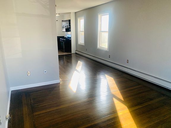 3rd image of 148 Jewett St #1