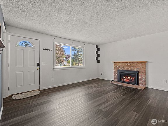4th image of 8930 57th Drive NE