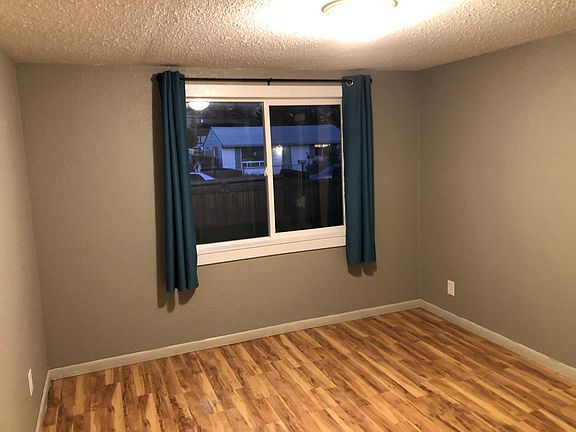 3rd image of 1203 Cottage St SE
