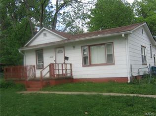 10034 Baron Dr, Saint Louis, MO 63136