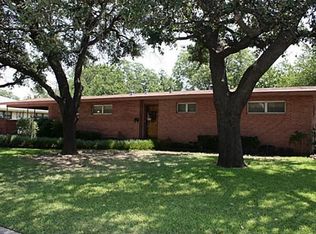 1112 Fair Ave, Gainesville, TX 76240