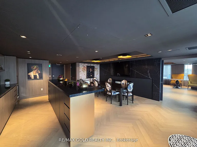 395 Dundas St W #117 — Photo 12