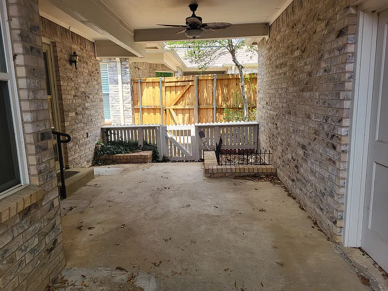 307 N Avenue M — Photo 11