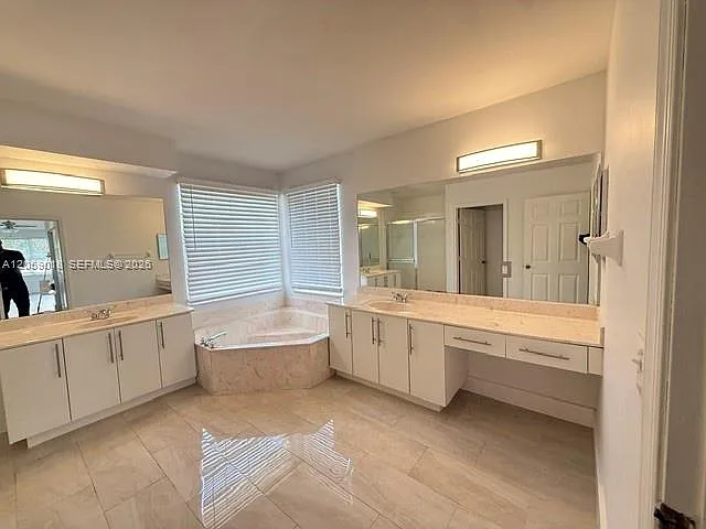 5402 NW 120th Ave — Photo 10