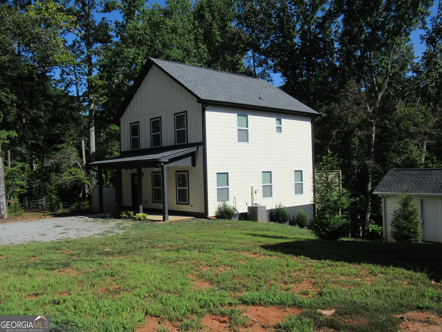 3 bed, 2.5 bath, 1500 sqft, $1,900 — Photo 2