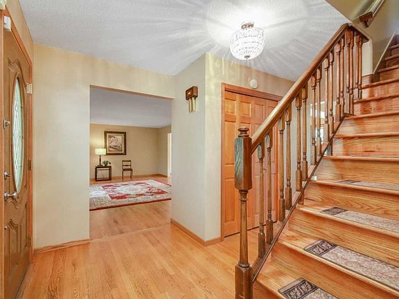 2nd image of 22 Lacosta Dr
