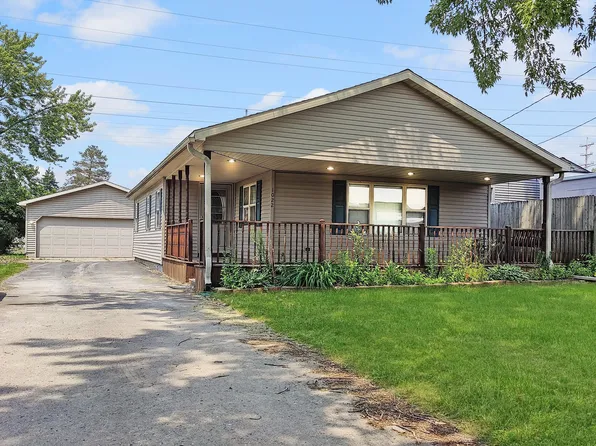 1022 W Costello St, Mount Morris, MI 48458