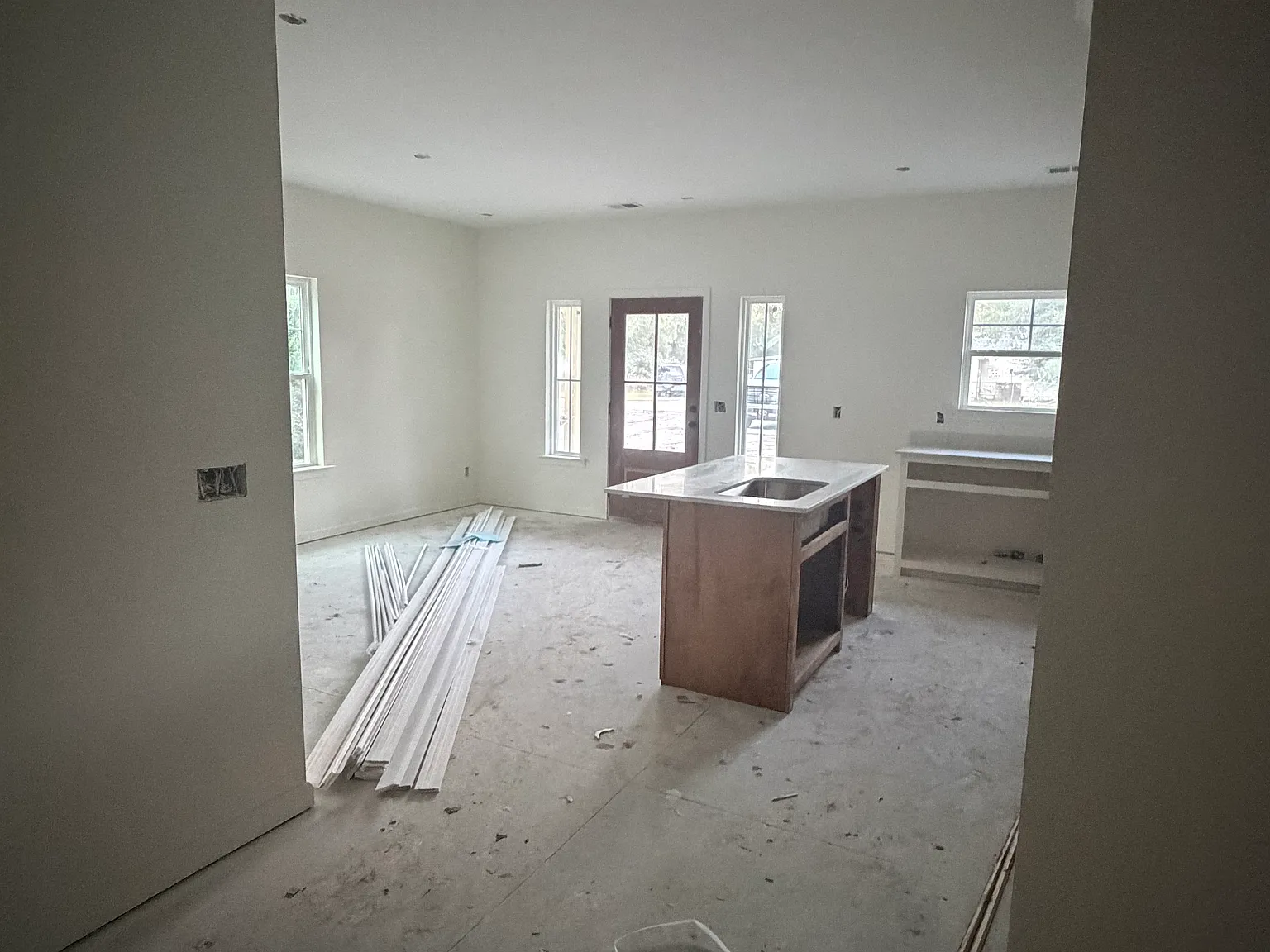 3 bed, 1150 sqft, $1,975 — Photo 4