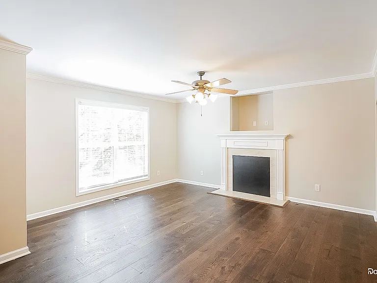 1316 Georgetown Dr — Photo 4