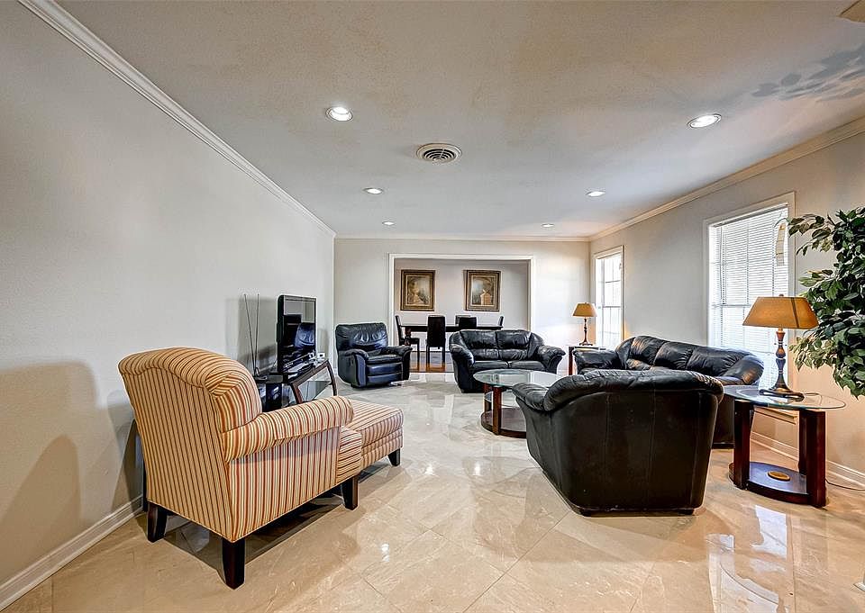 1st image of 4007 Martinshire Dr