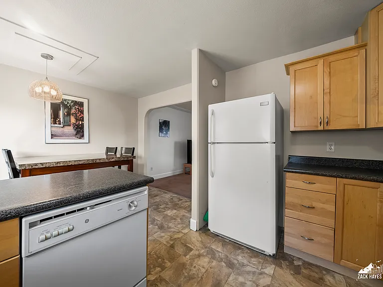 300 E 45th Ave #4 — Photo 19