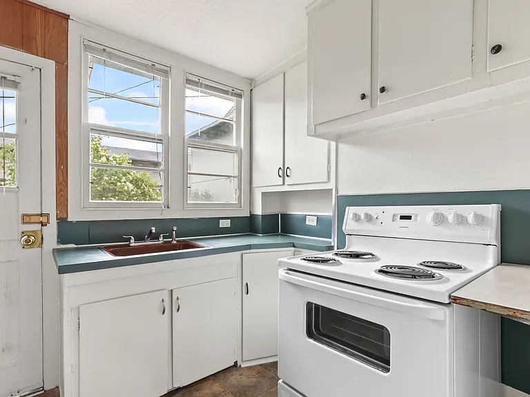 Markwell/Annex Apartments — Photo 3
