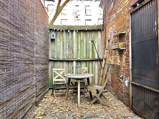 Rented by Level Group | media 4