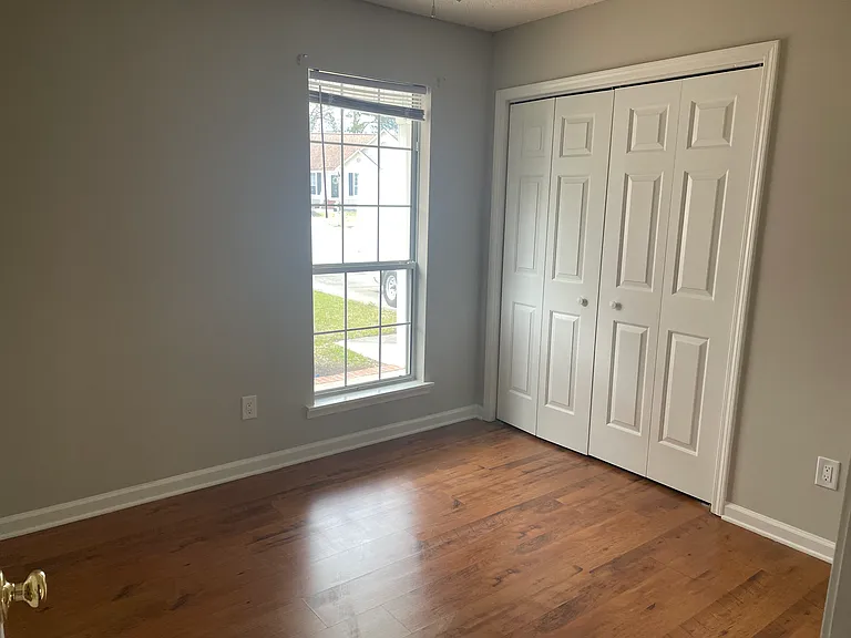 258 Stonewood Dr — Photo 5