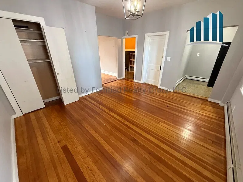 South End — Photo 4