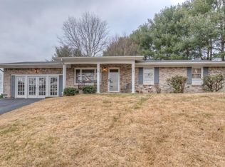 105 Stardust Pl, Bristol, VA 24201