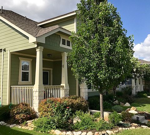 3rd image of 927 Alamo Plaza Dr
