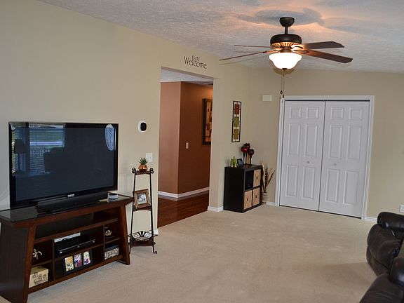 4th image of 35760 Linden Ln