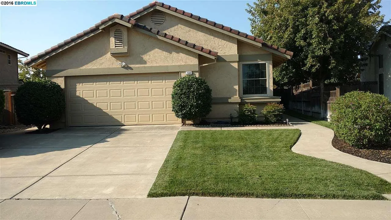 2848 Cashew St photo 1